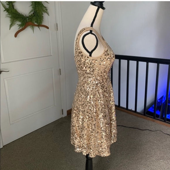 Red Clover Gold Sequin Cocktail Dress - Picture 3 of 11